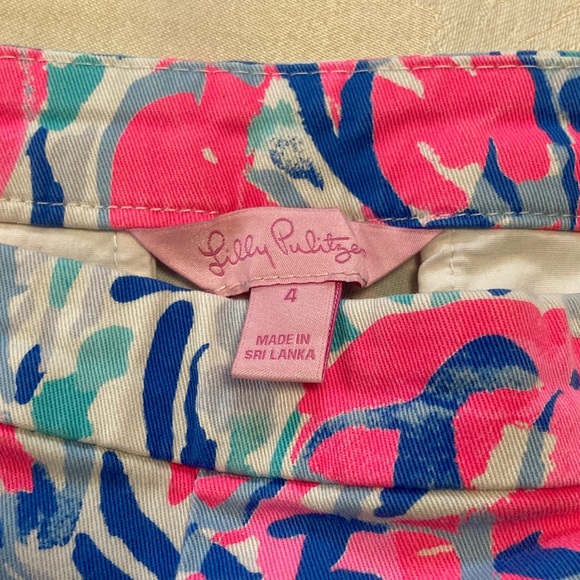 Lilly Pulitzer Hazelle Stretch Short Cosmic Coral Cracked - Picture 6 of 7